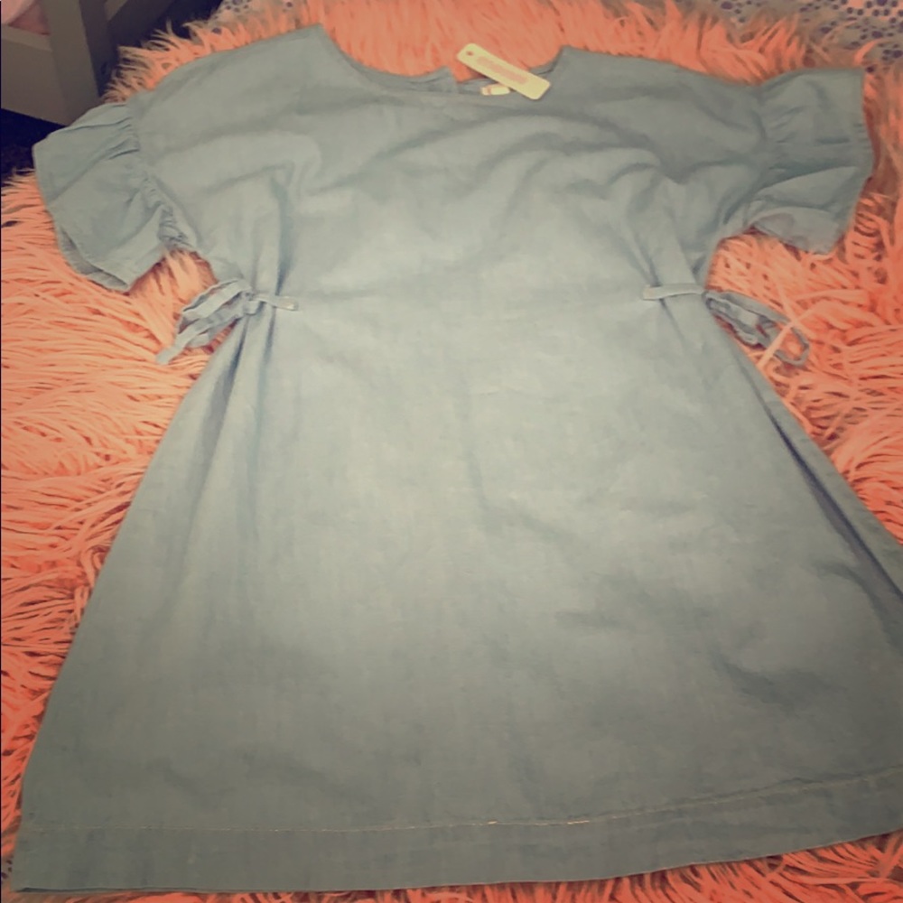 Girl’s dress